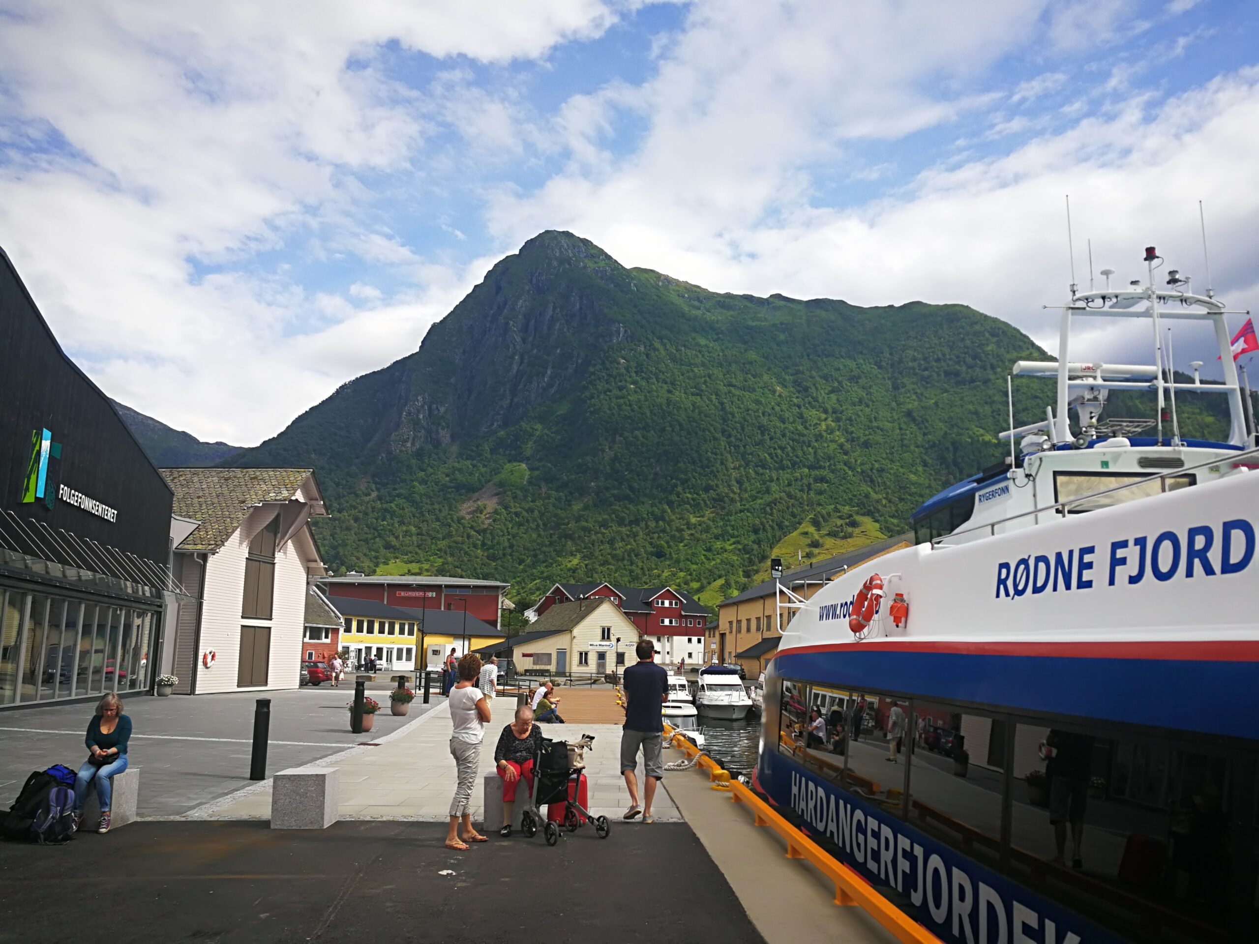 Romantic Daytrip and Cruise to Rosendal from Bergen