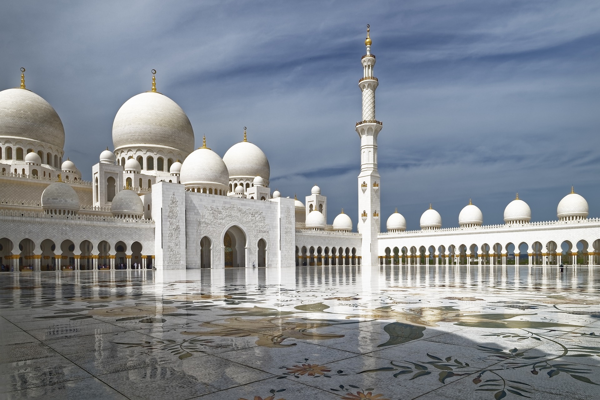 Your Travel Guide of Sheikh Zayed Grand Mosque, Abu Dhabi, UAE