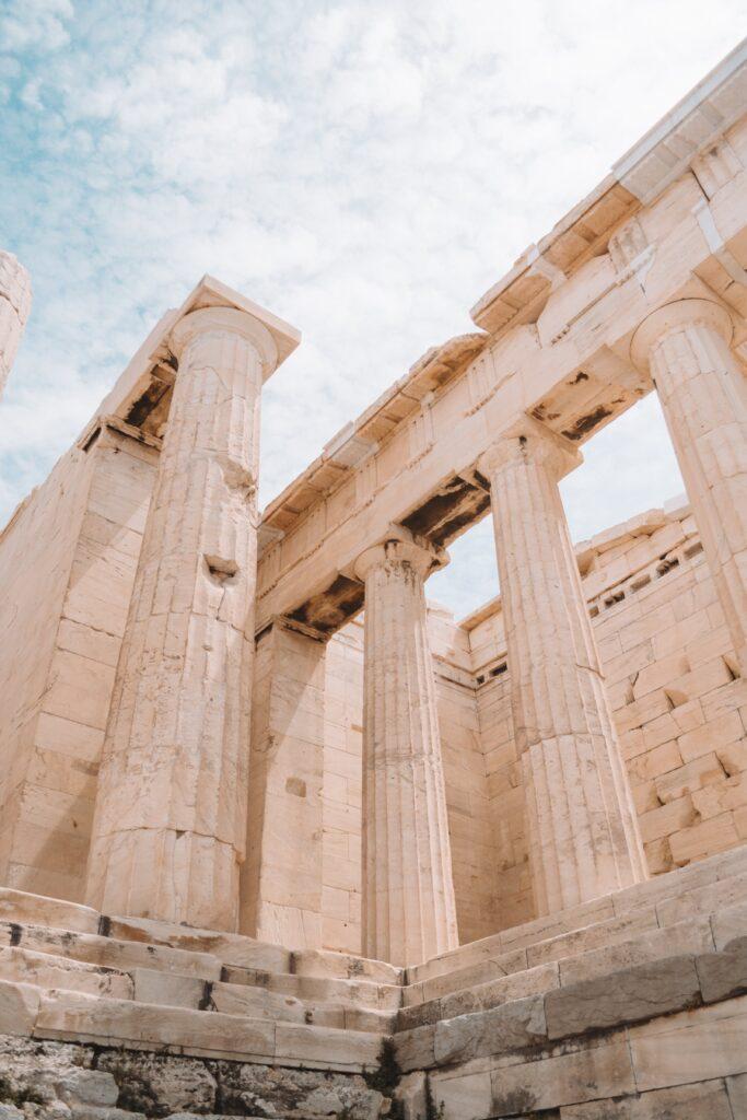 🏛️ Visiting the Acropolis of Athens: Greek History and Architecture 🏺