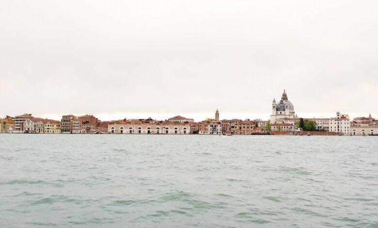 The Magic of Venice: Canals and Carnivals