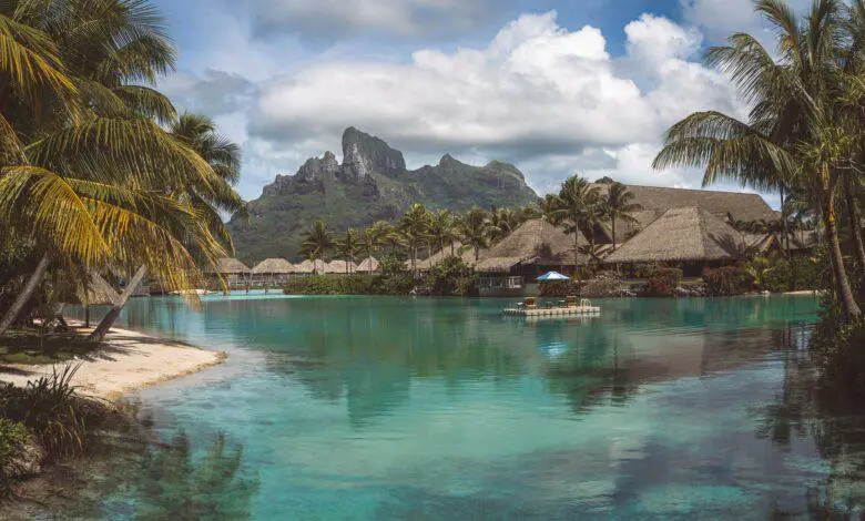 🏝️ Island Paradise: Bora Bora in French Polynesia 🌺