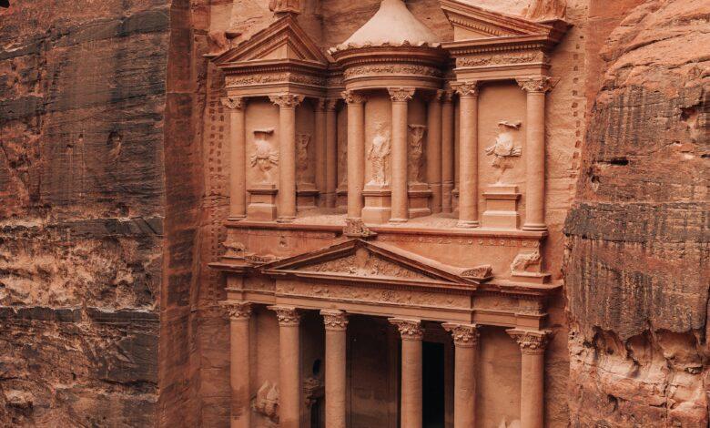 🏛️ Wonders of Petra, Jordan: Rose City in the Desert 🌹🏜️