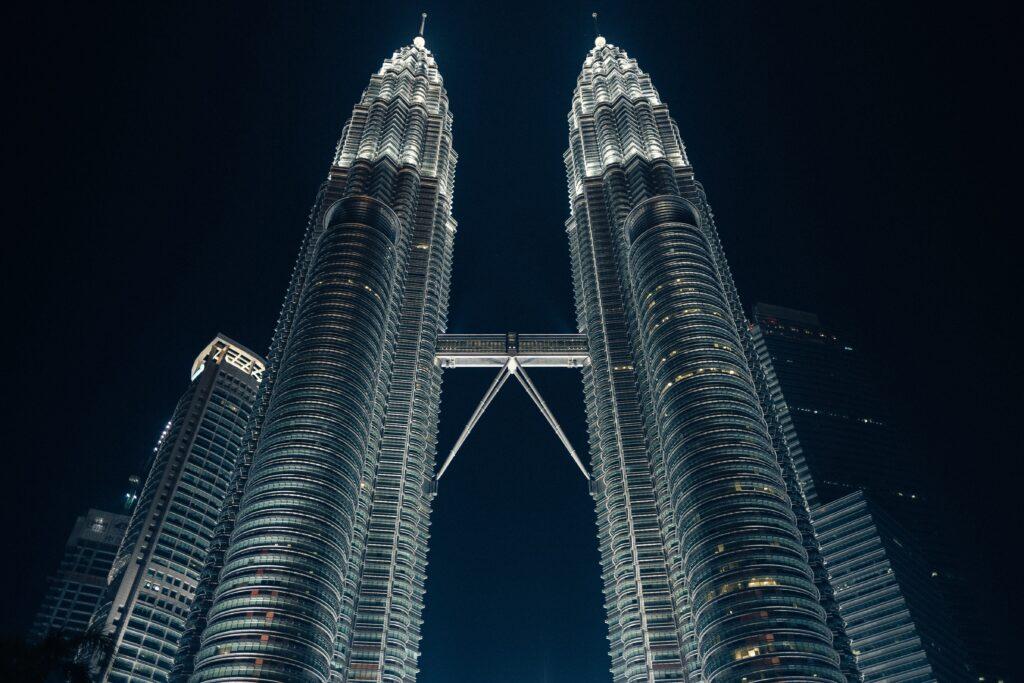 🌏🏙️ Cultural Fusion in Kuala Lumpur, Malaysia 🎨🍜